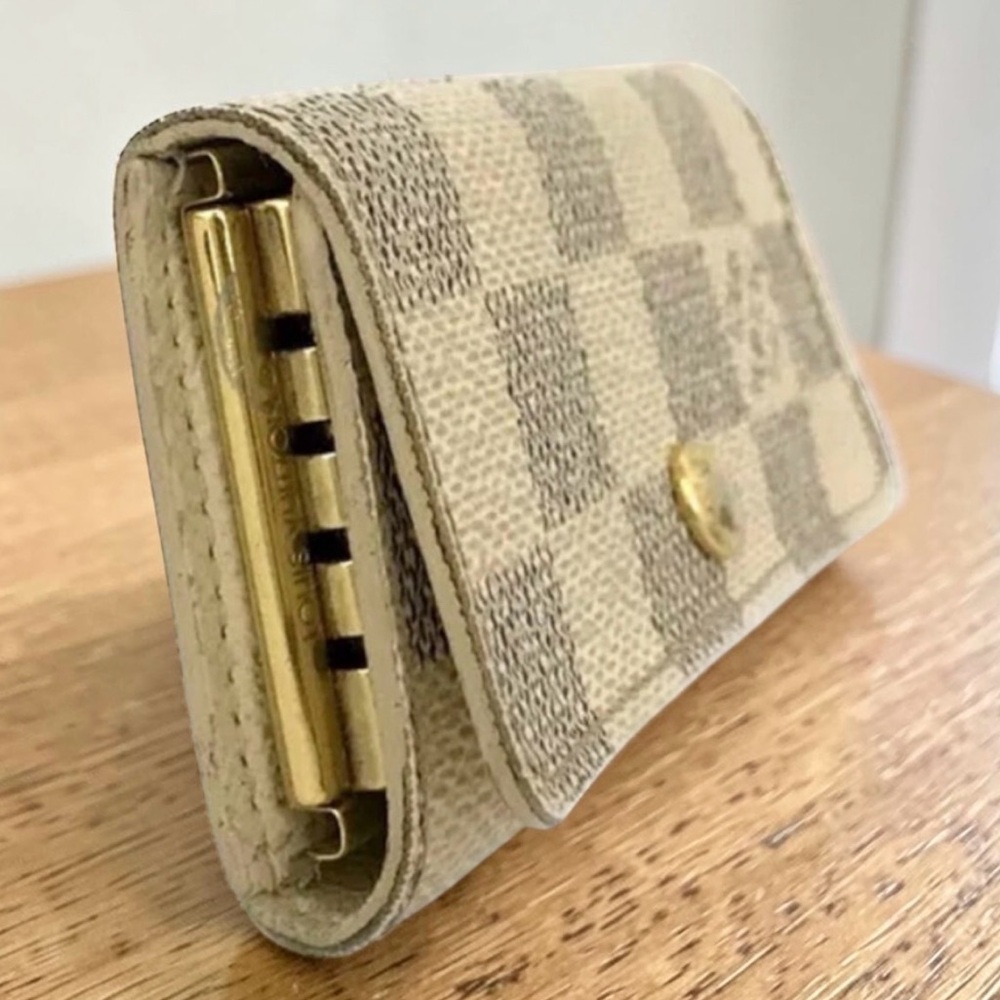 Louis Vuitton Damier Azur 4-Key Holder Case 😍🤍🔥 - Picture 5 of 10